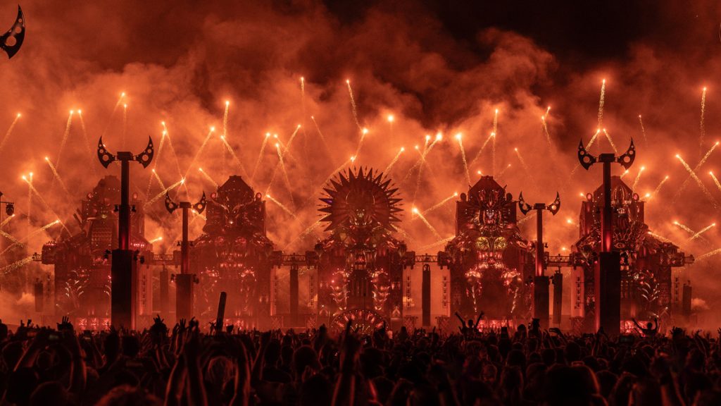 {"site":"Behance","id":"203406495","owners":"Lennart Becker","title":"Defqon.1 2024 - Power of the Tribe","url":"https://www.behance.net/gallery/203406495/Defqon1-2024-Power-of-the-Tribe","image":"https://mir-s3-cdn-cf.behance.net/project_modules/source/1e77a5203406495.6696b9ea6032c.jpg"}