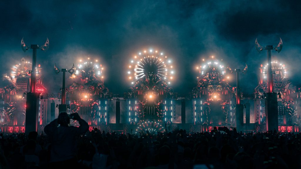 {"site":"Behance","id":"203406495","owners":"Lennart Becker","title":"Defqon.1 2024 - Power of the Tribe","url":"https://www.behance.net/gallery/203406495/Defqon1-2024-Power-of-the-Tribe","image":"https://mir-s3-cdn-cf.behance.net/project_modules/source/2909e5203406495.6696b9ea534c3.jpg"}